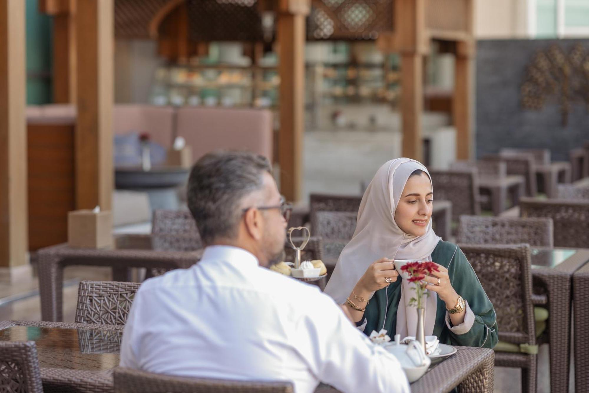 Raffles Makkah Palace Mekka Exterior foto A couple in Dubai