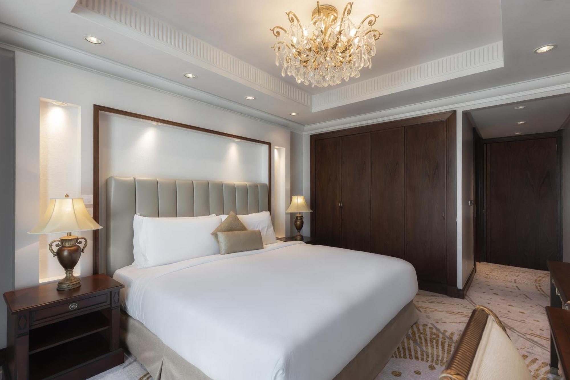 Raffles Makkah Palace Mekka Exterior foto A bedroom at the hotel